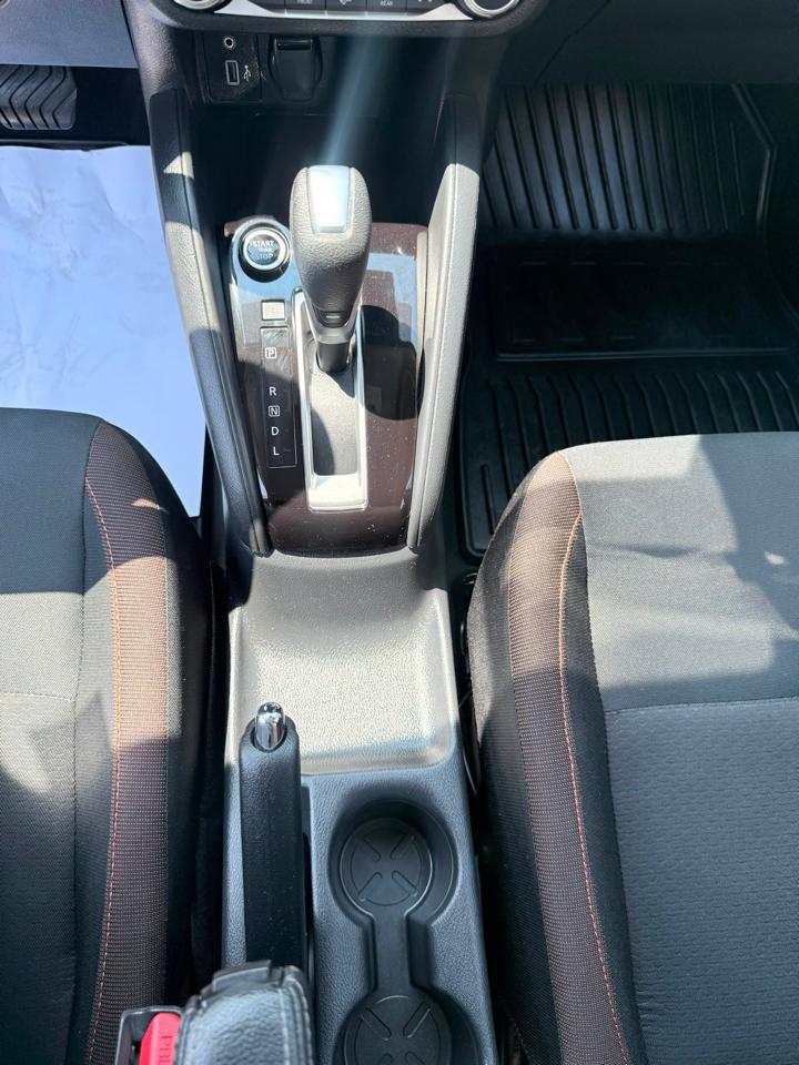 Nissan Versa SR CVT 2022