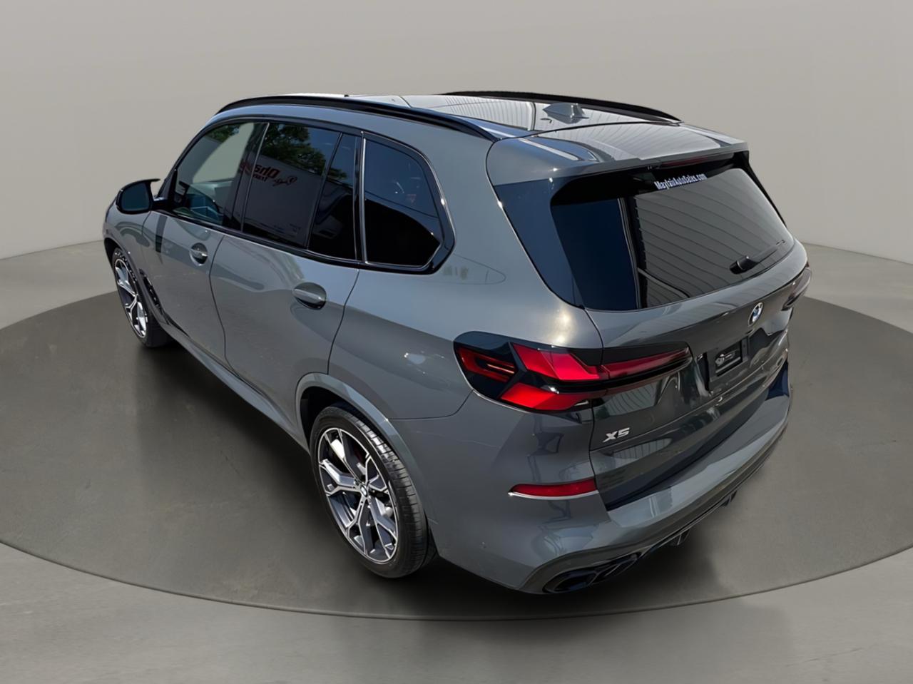 BMW X5 M60i Sports Activity Vehicle 2024
