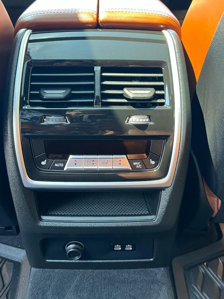 BMW X5 M60i Sports Activity Vehicle 2024