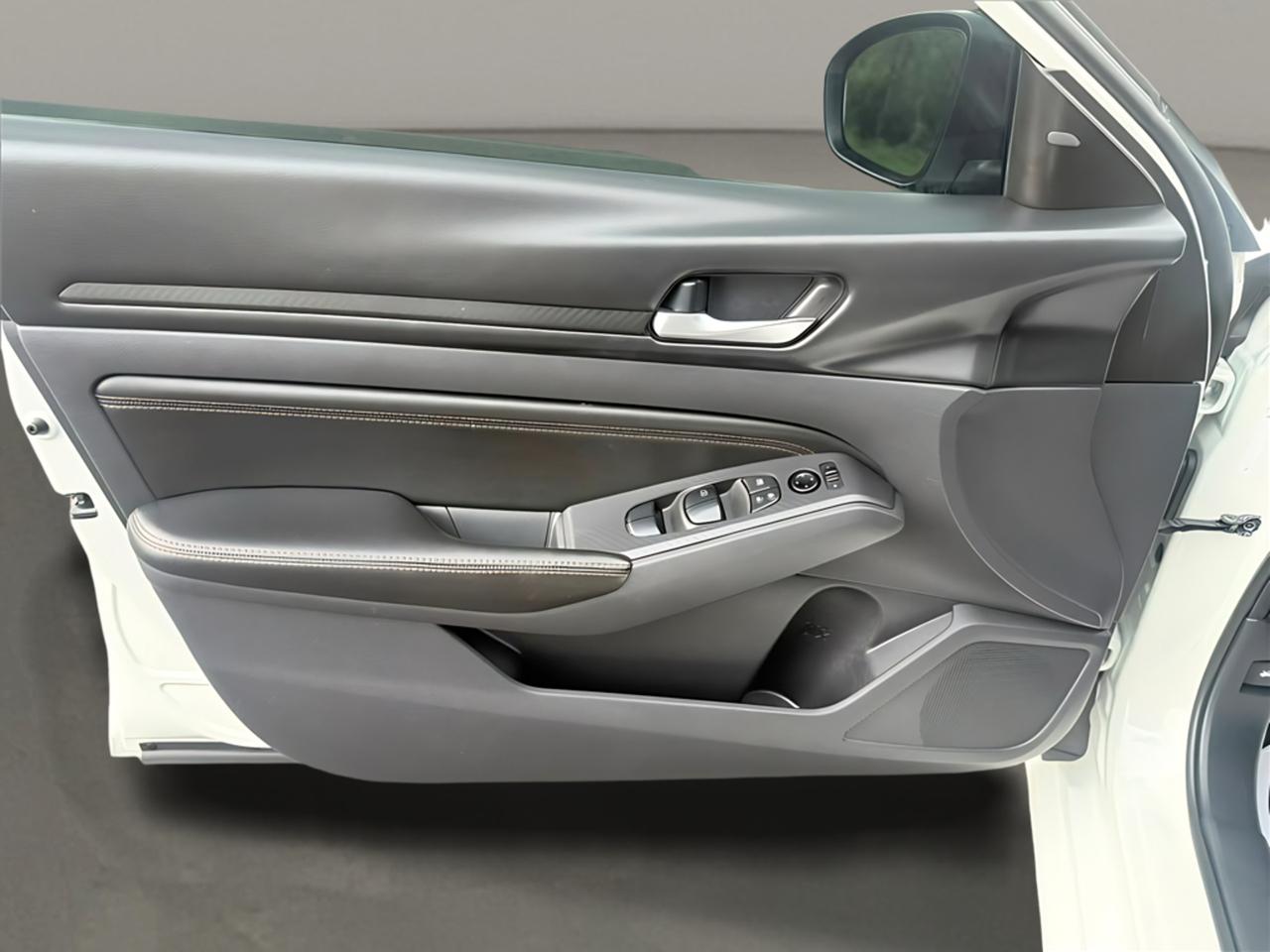 Nissan Altima 2.5 SR Sedan 2022