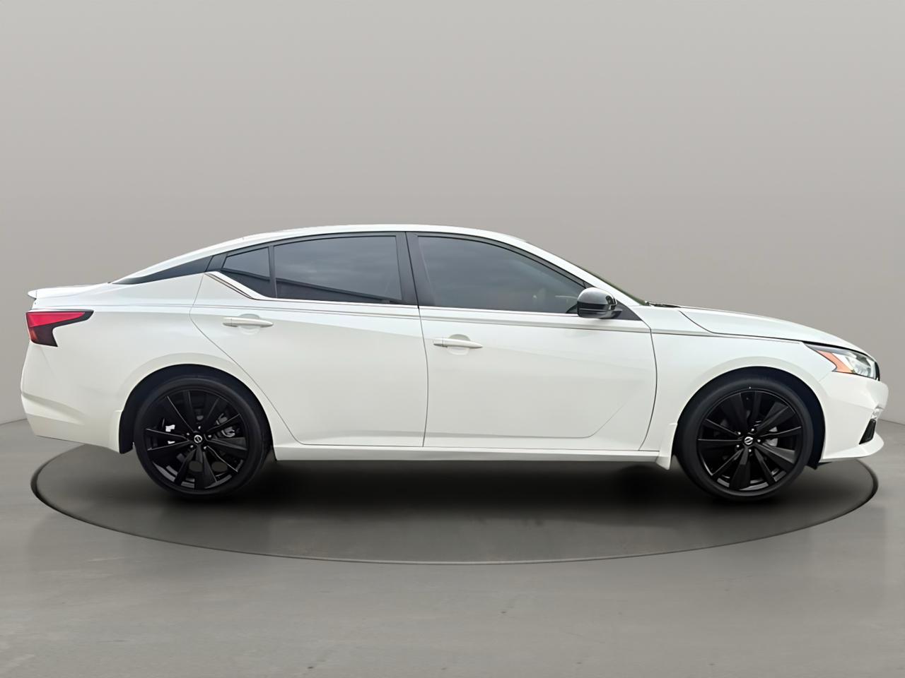 Nissan Altima 2.5 SR Sedan 2022