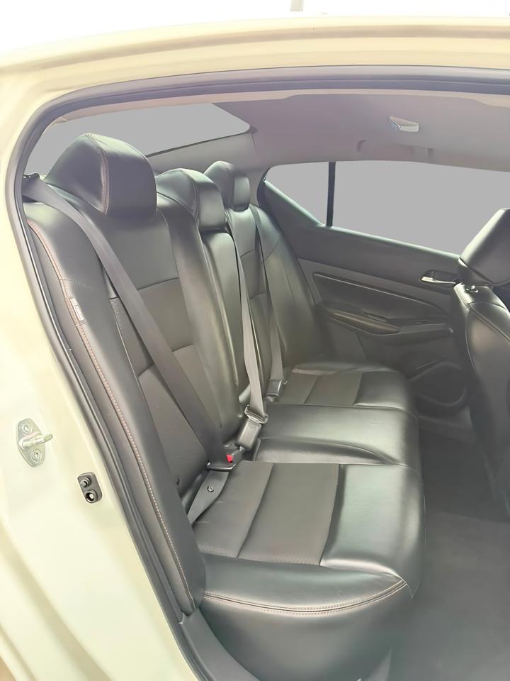 Nissan Altima 2.5 SR Sedan 2022