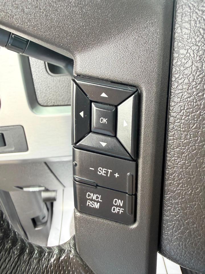 Ford F-150 4WD SuperCrew 145" SVT Raptor 2014