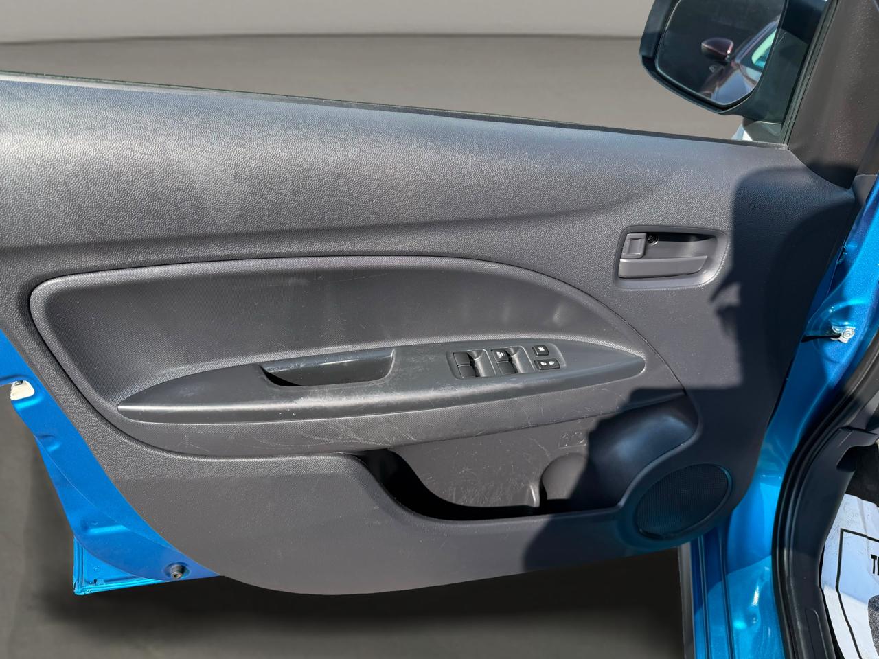 Mitsubishi Mirage ES CVT 2024
