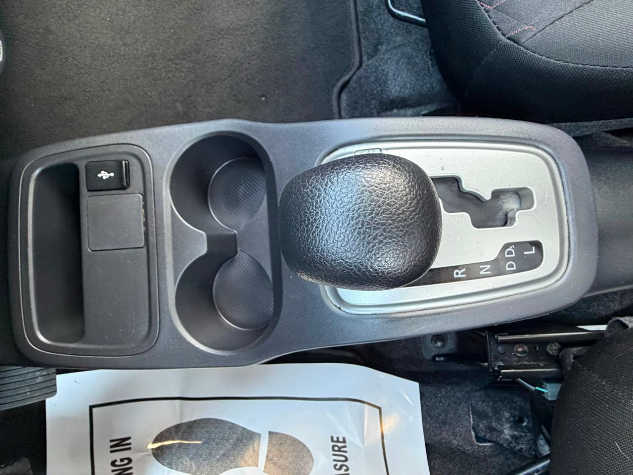 Mitsubishi Mirage ES CVT 2024