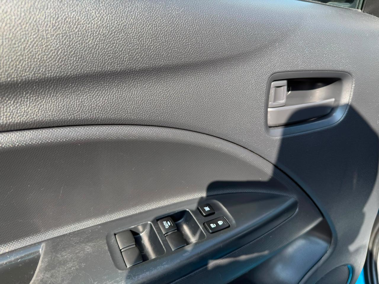 Mitsubishi Mirage ES CVT 2024