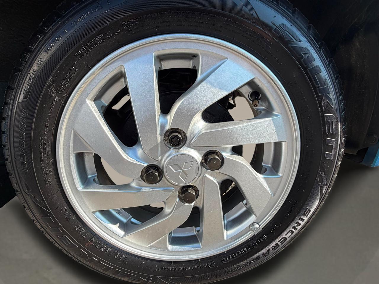 Mitsubishi Mirage ES CVT 2024
