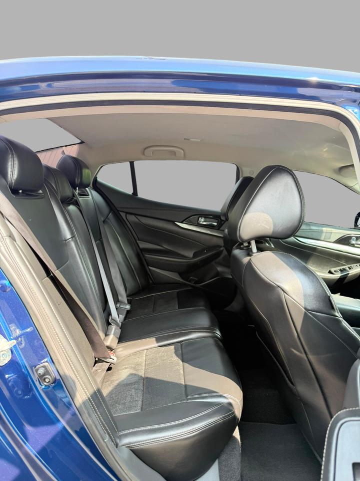 Nissan Maxima SV 3.5L 2020
