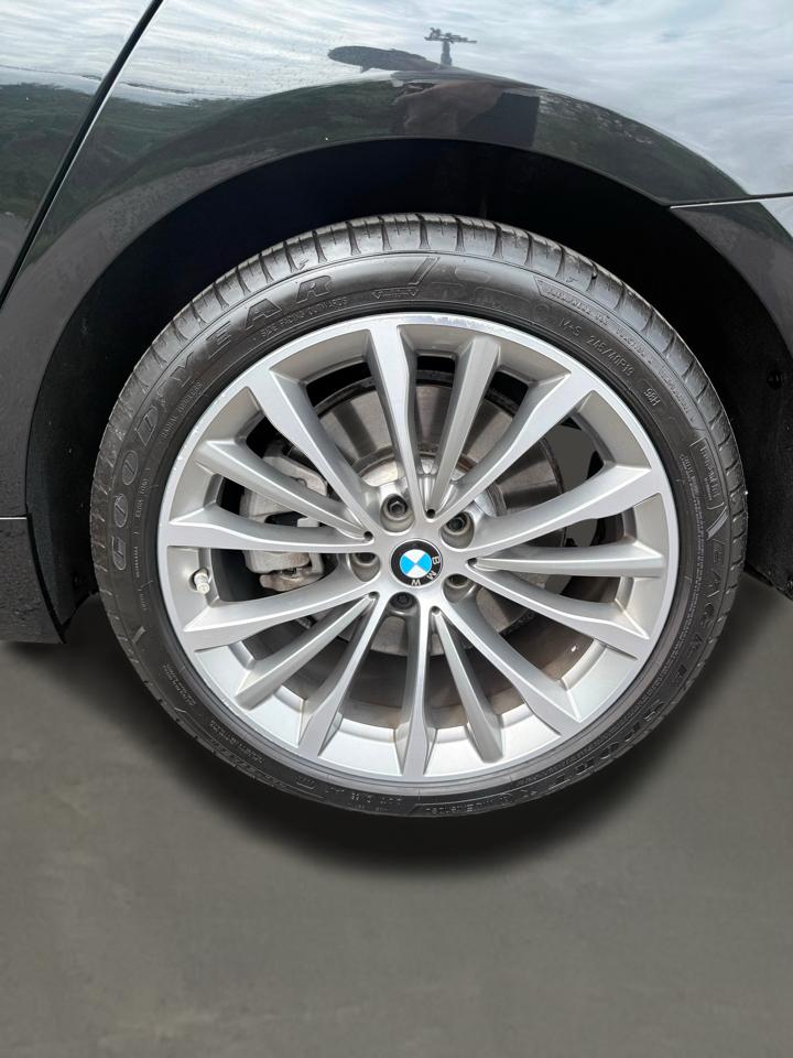 BMW 5 Series 540i xDrive Sedan 2023