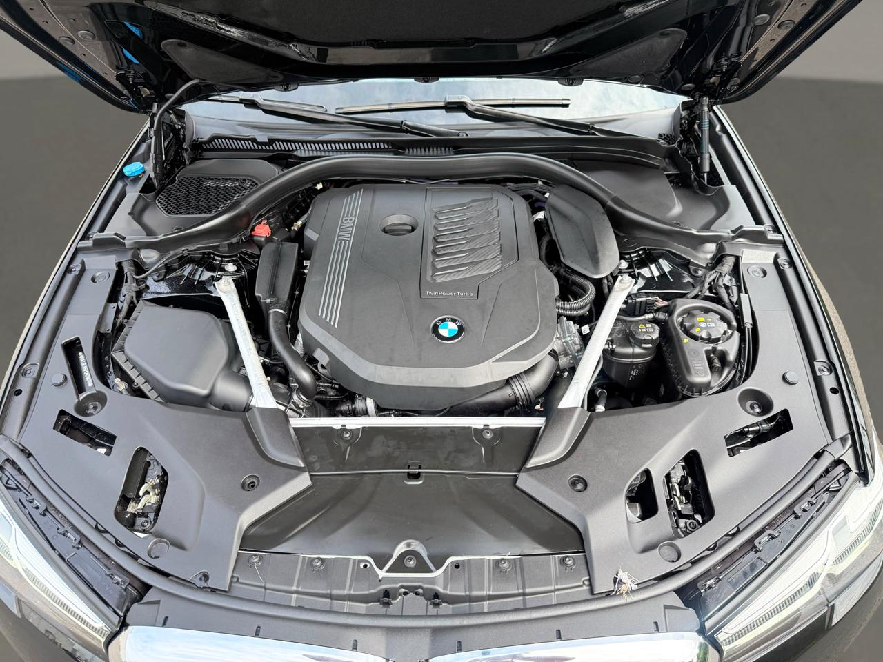 BMW 5 Series 540i xDrive Sedan 2023