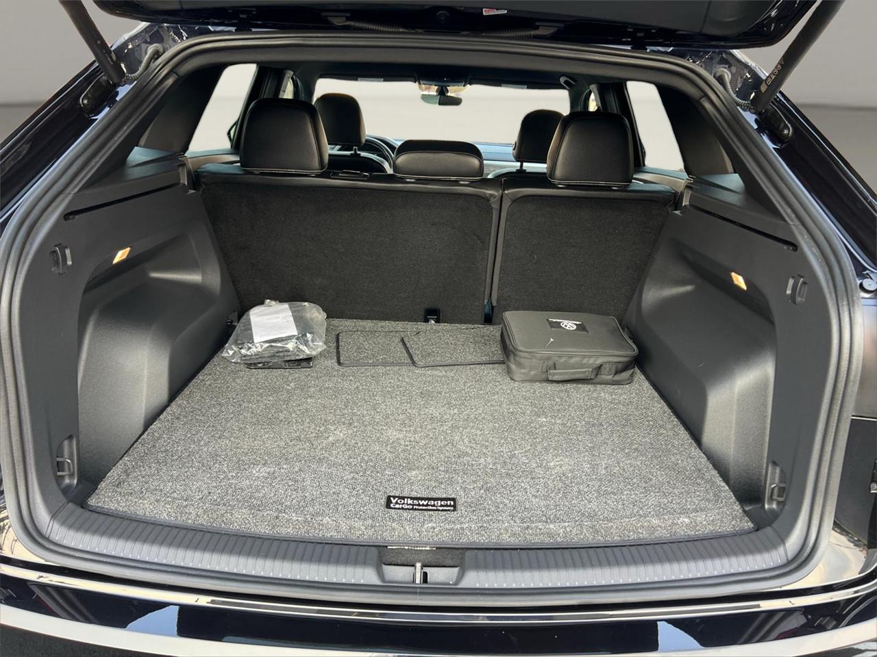 Volkswagen Atlas Cross Sport 3.6L V6 SE w/Technology 4MOTION 2023