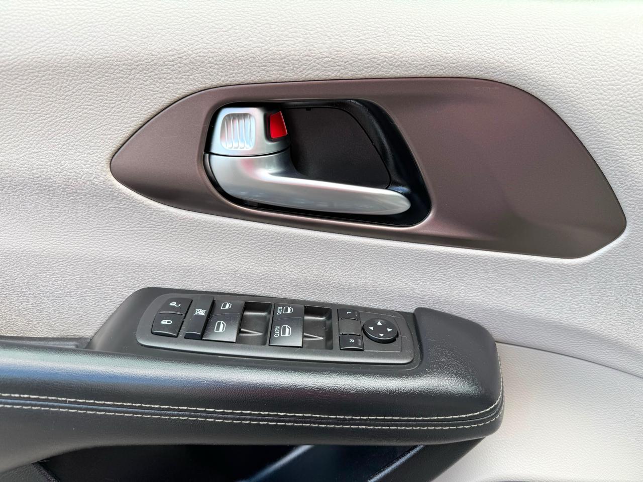 Chrysler Voyager LXI FWD 2021