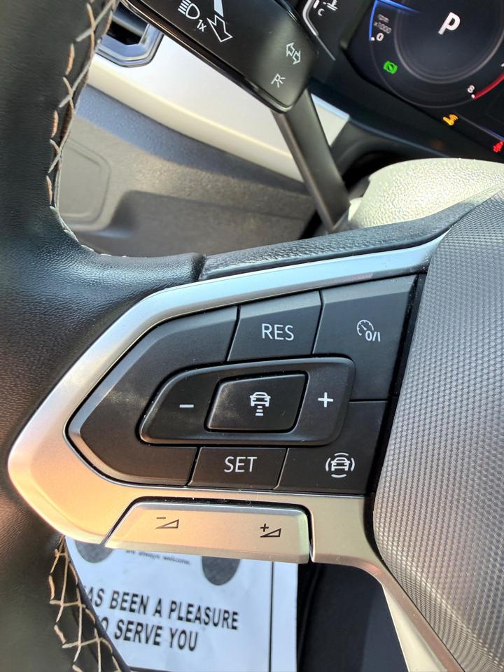 Volkswagen Atlas Cross Sport 3.6L V6 SE w/Technology FWD 2023