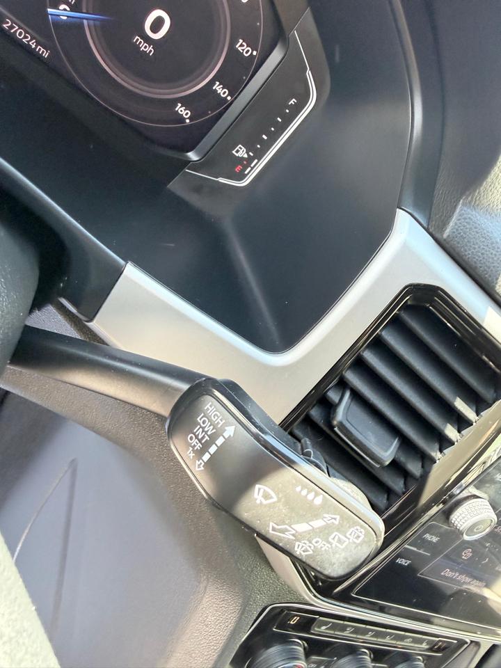 Volkswagen Atlas Cross Sport 3.6L V6 SE w/Technology FWD 2023