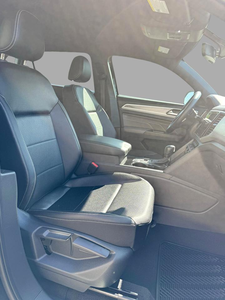 Volkswagen Atlas Cross Sport 3.6L V6 SE w/Technology FWD 2023