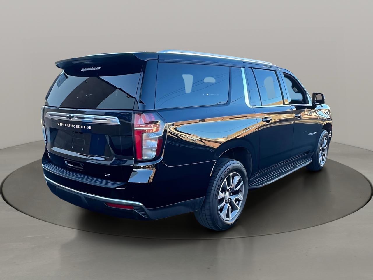 Chevrolet Suburban 4WD 4dr LT 2022