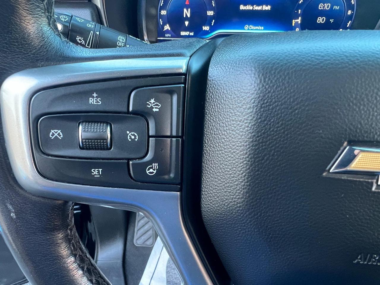 Chevrolet Suburban 4WD 4dr LT 2022