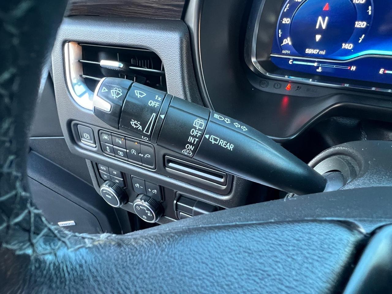 Chevrolet Suburban 4WD 4dr LT 2022