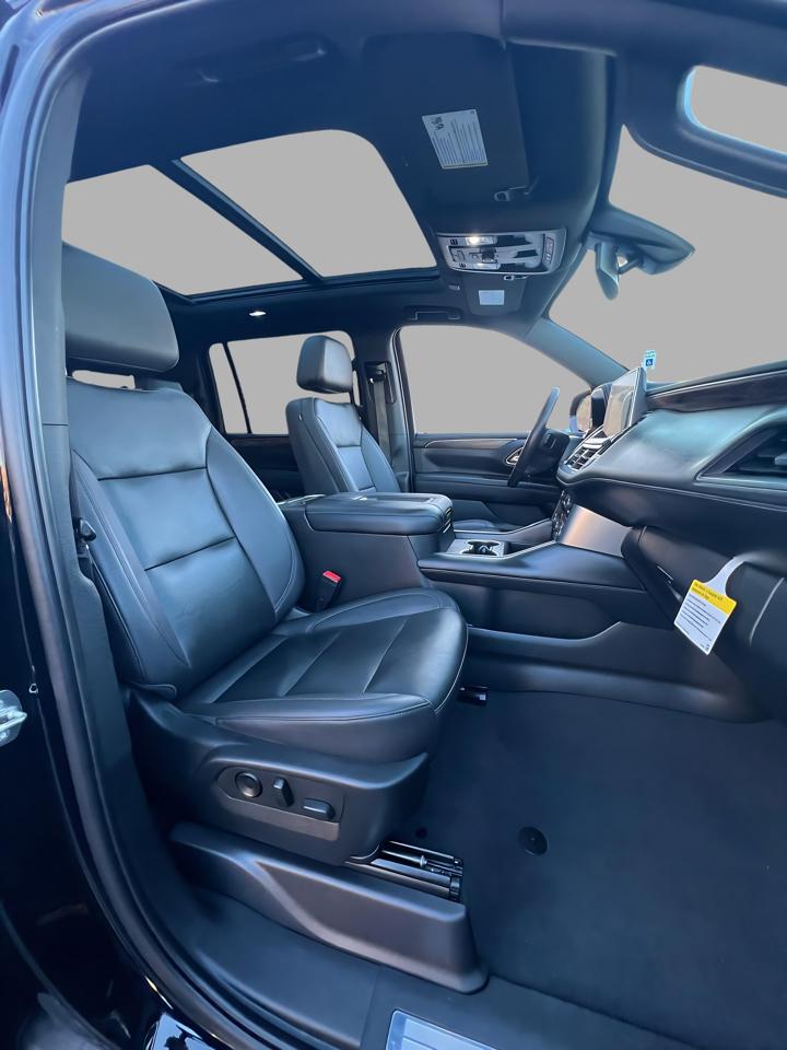 Chevrolet Suburban 4WD 4dr LT 2022