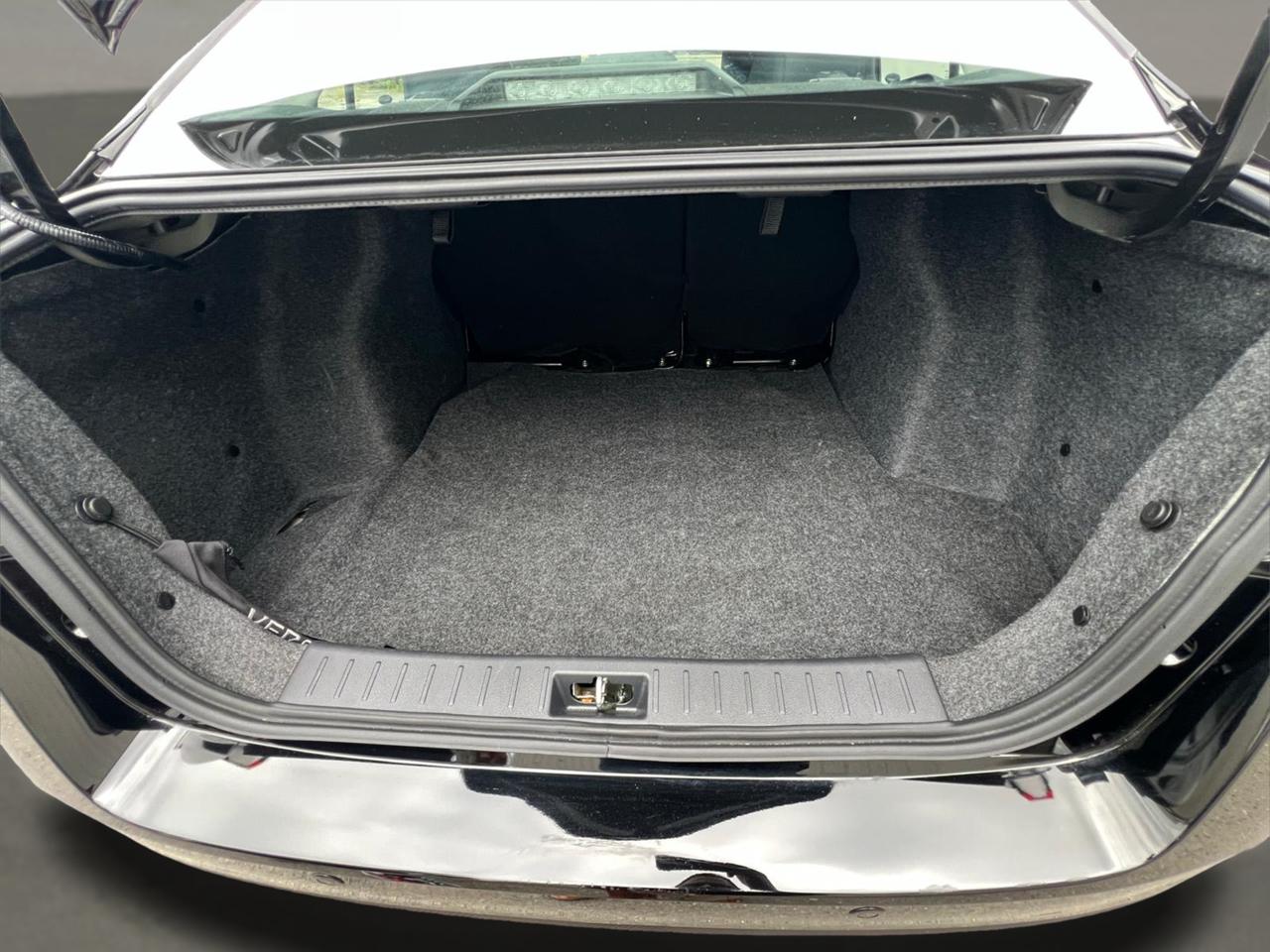 Nissan Versa S CVT 2024