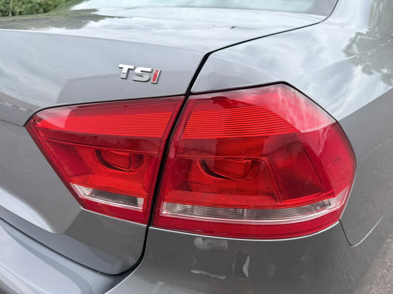 Volkswagen Passat 4dr Sdn 1.8T Auto S 2015