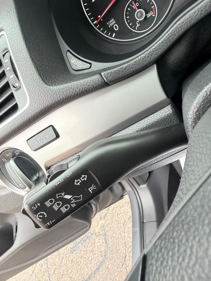 Volkswagen Passat 4dr Sdn 1.8T Auto S 2015