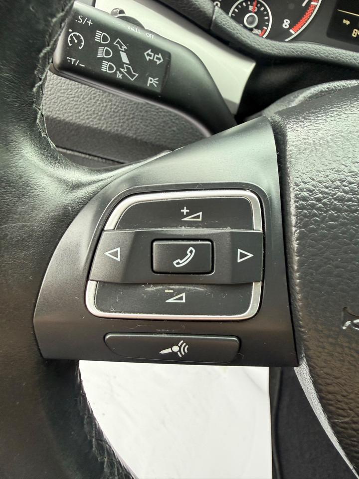 Volkswagen Passat 4dr Sdn 1.8T Auto S 2015
