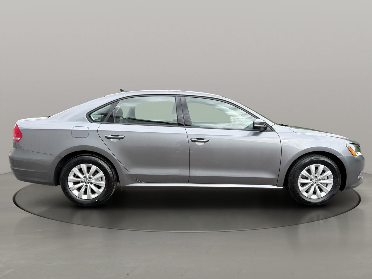 Volkswagen Passat 4dr Sdn 1.8T Auto S 2015