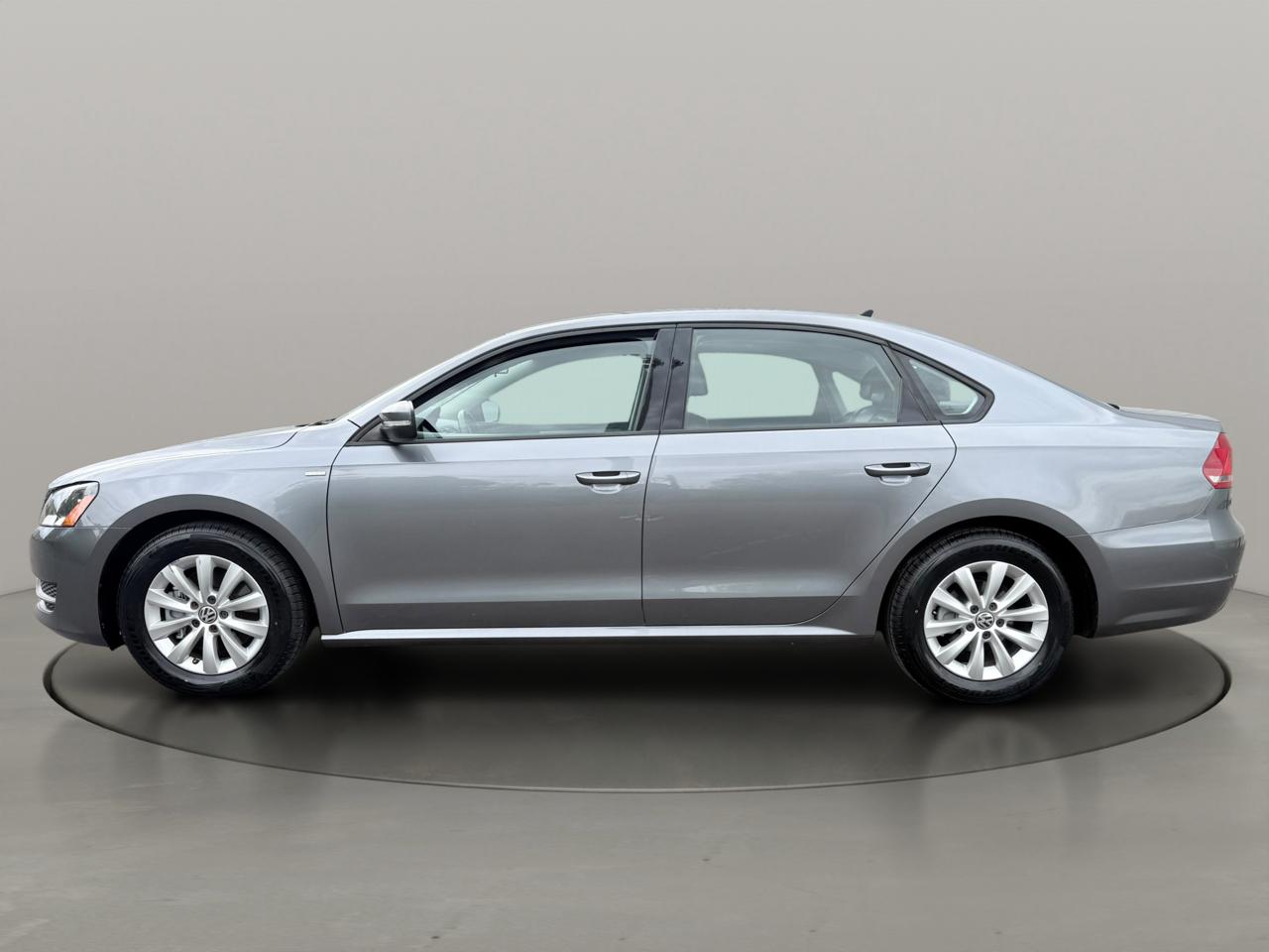 Volkswagen Passat 4dr Sdn 1.8T Auto S 2015