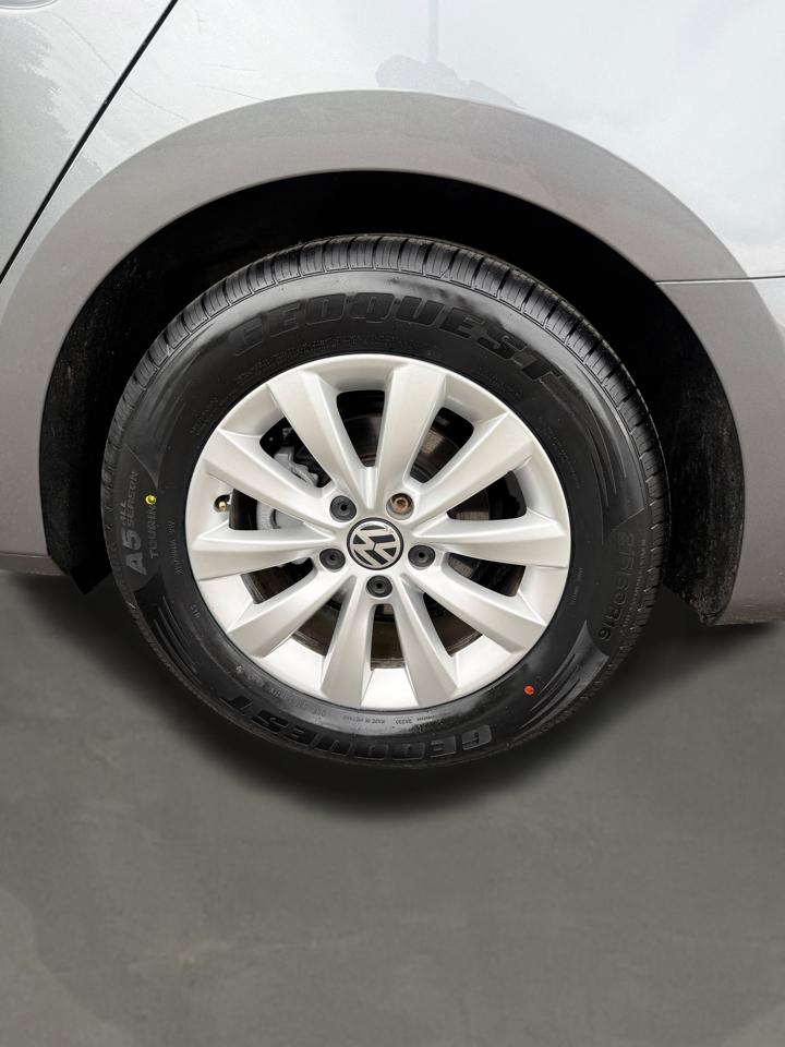 Volkswagen Passat 4dr Sdn 1.8T Auto S 2015