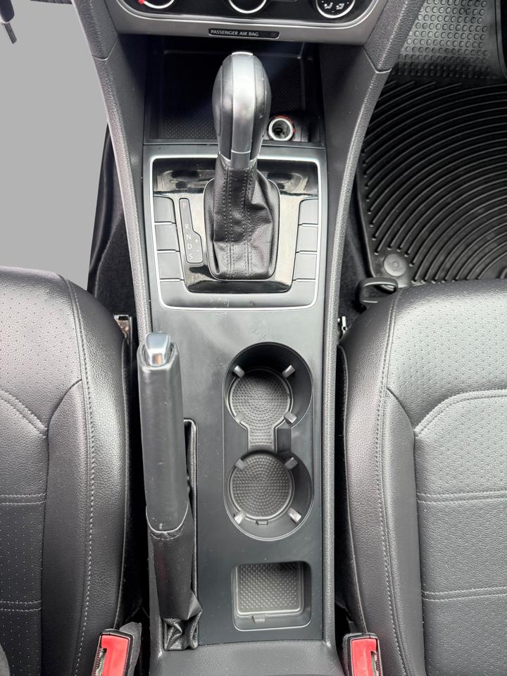 Volkswagen Passat 4dr Sdn 1.8T Auto S 2015