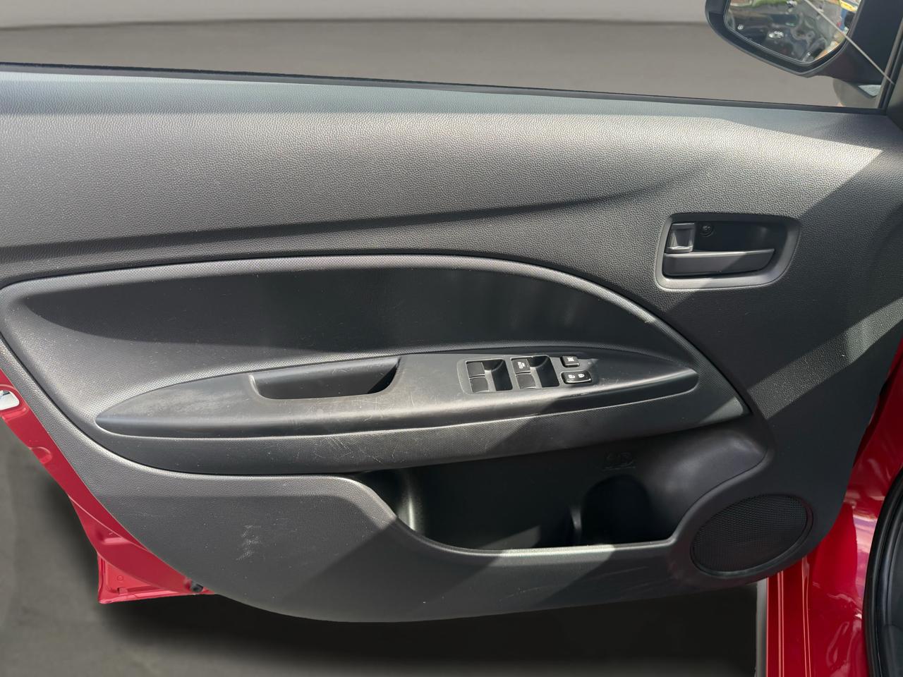 Mitsubishi Mirage ES CVT 2024