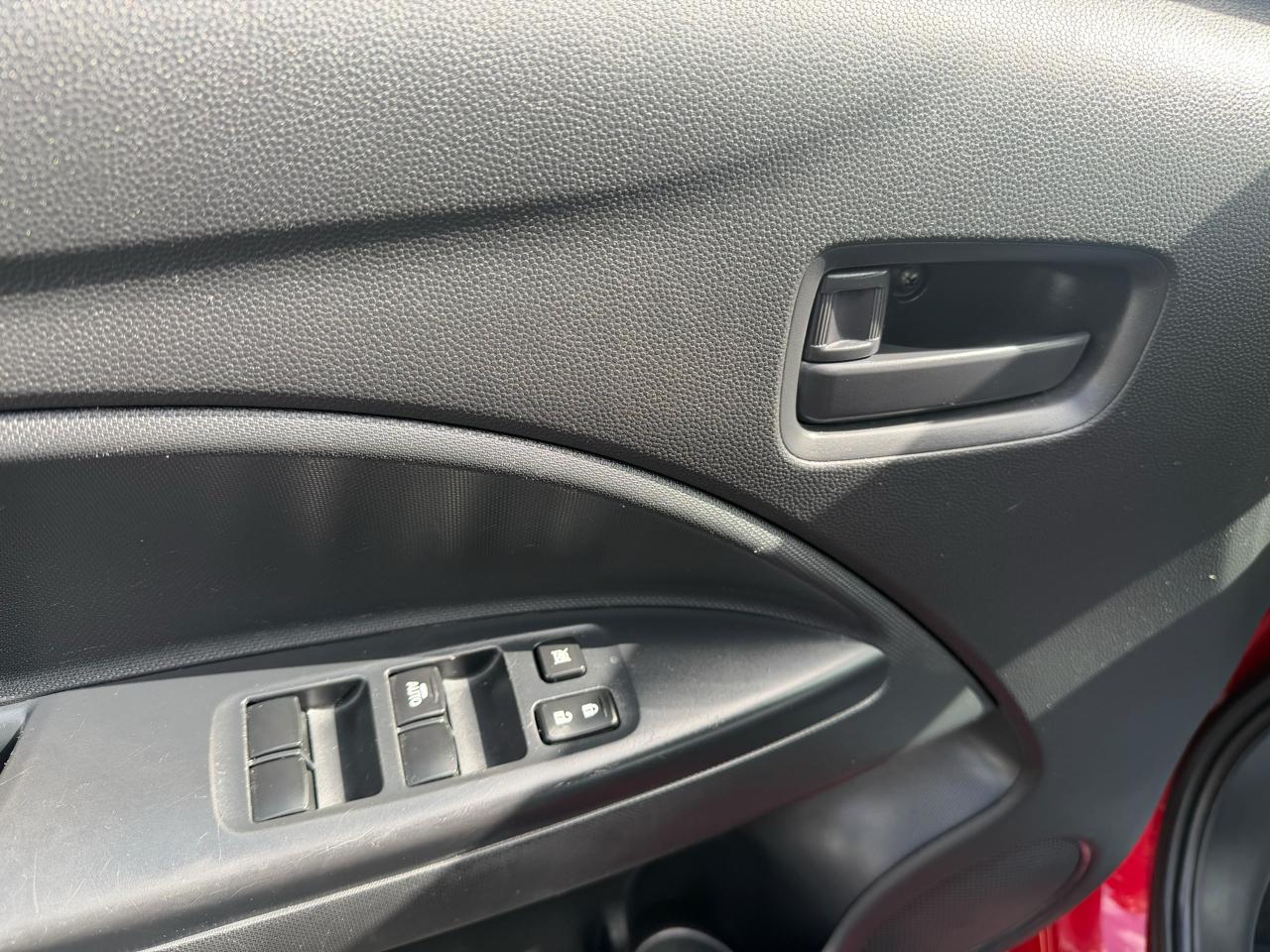 Mitsubishi Mirage ES CVT 2024