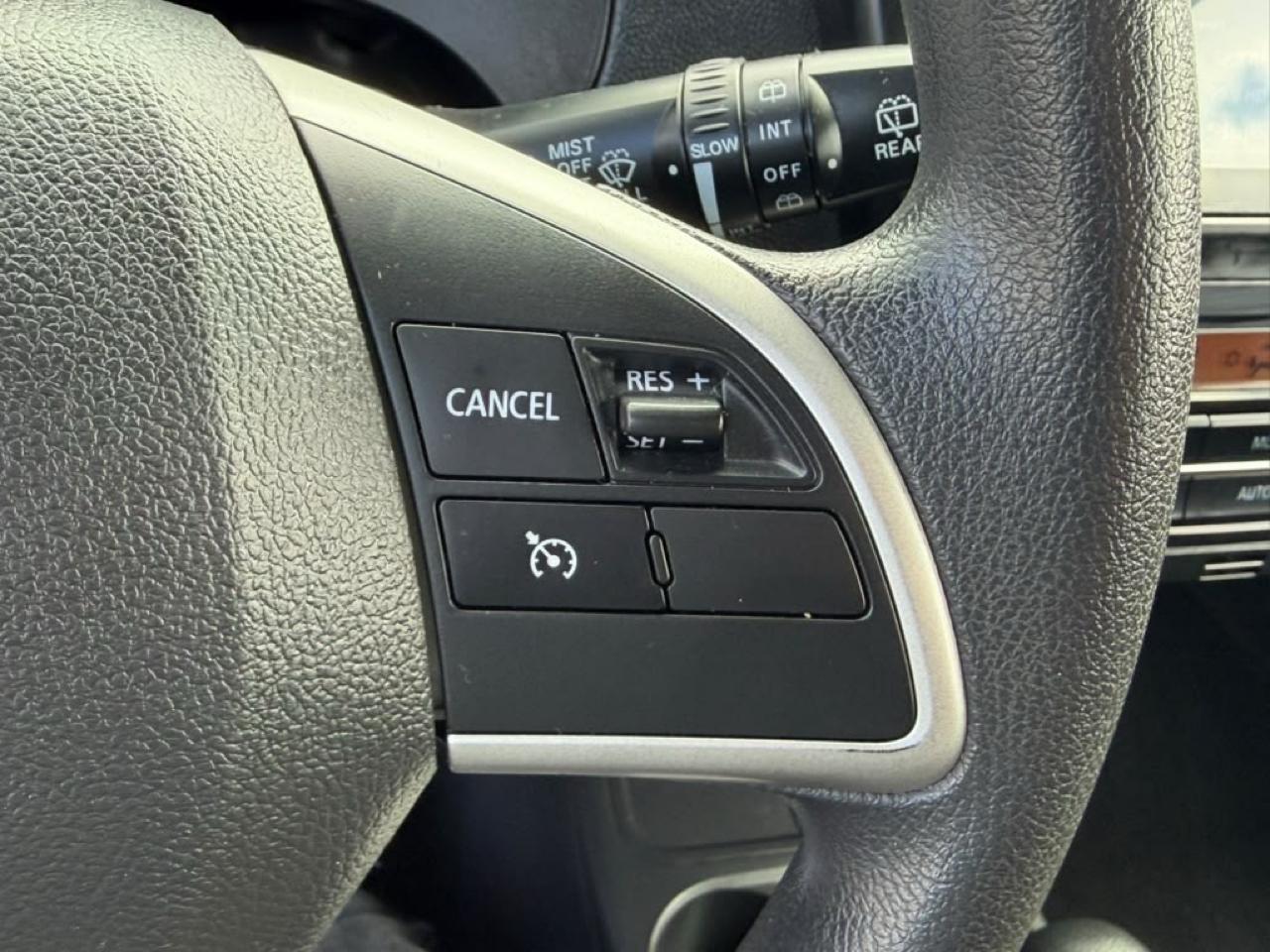 Mitsubishi Mirage ES CVT 2024