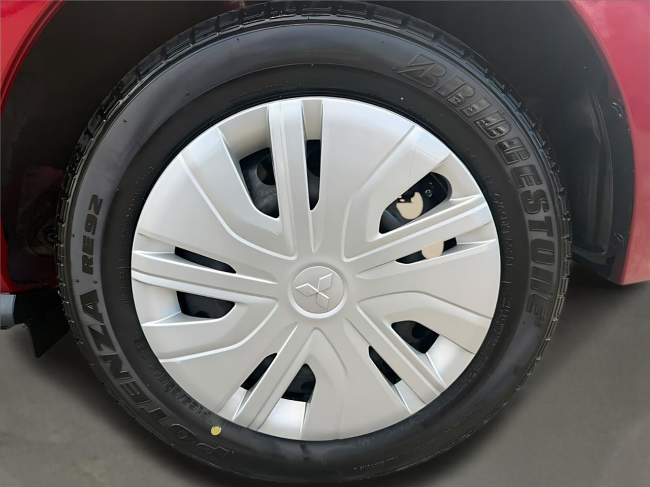 Mitsubishi Mirage ES CVT 2024