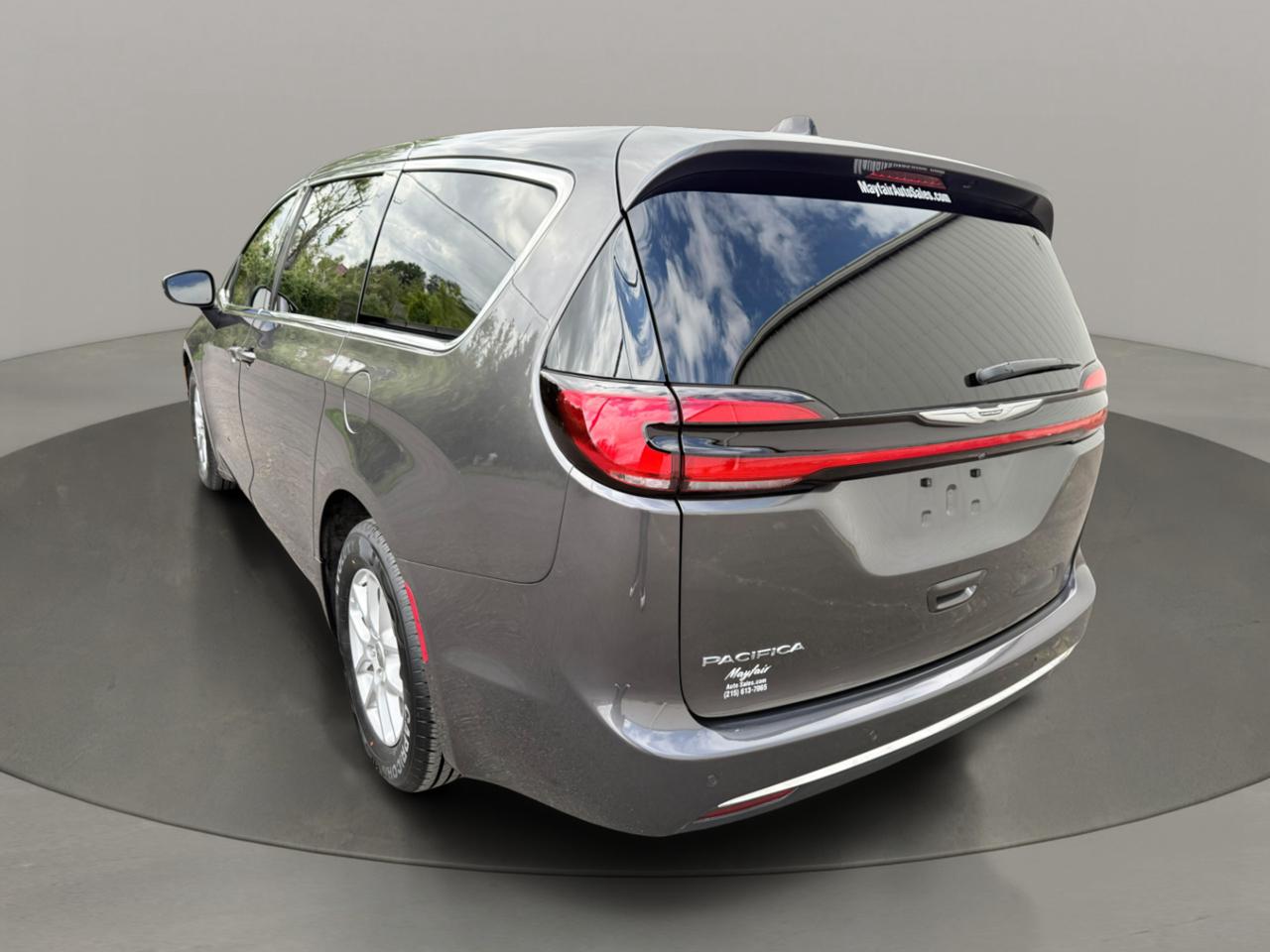 Chrysler Pacifica Touring L FWD 2023