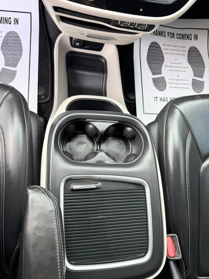Chrysler Pacifica Touring L FWD 2023