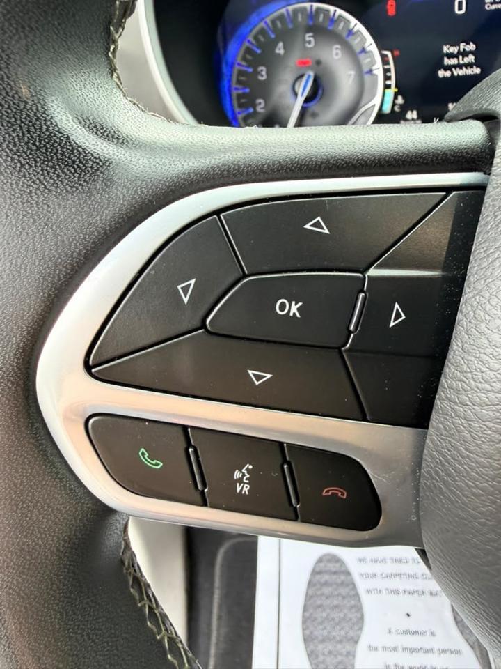 Chrysler Pacifica Touring L FWD 2023