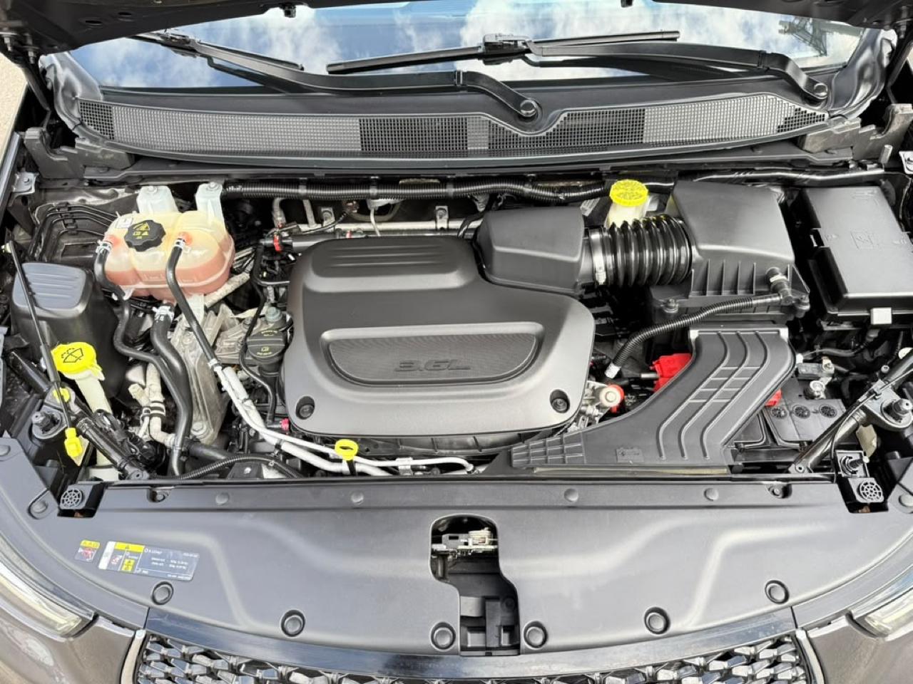 Chrysler Pacifica Touring L FWD 2023