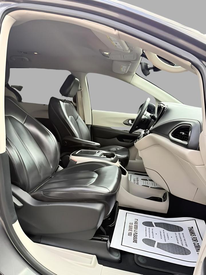 Chrysler Pacifica Touring L FWD 2023