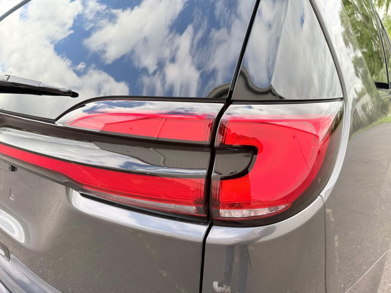 Chrysler Pacifica Touring L FWD 2023