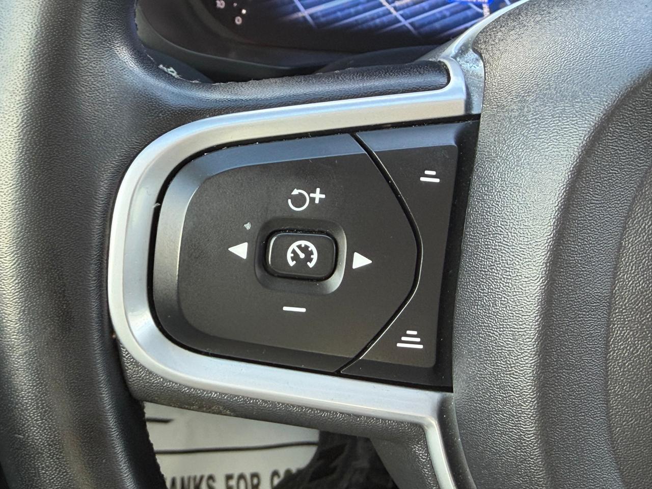 Volvo XC60 B5 AWD Momentum 2022