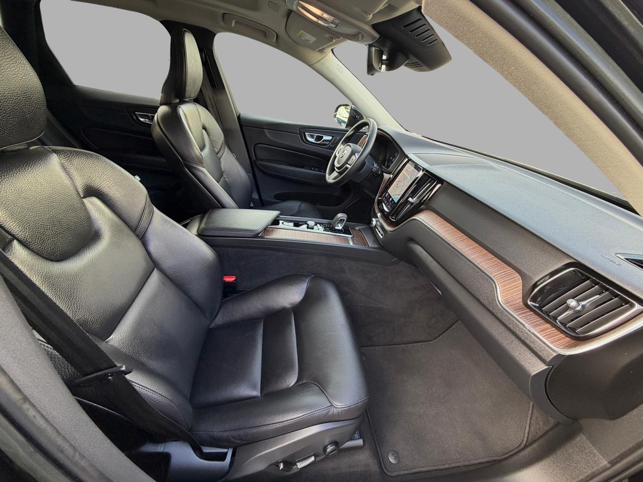 Volvo XC60 B5 AWD Momentum 2022
