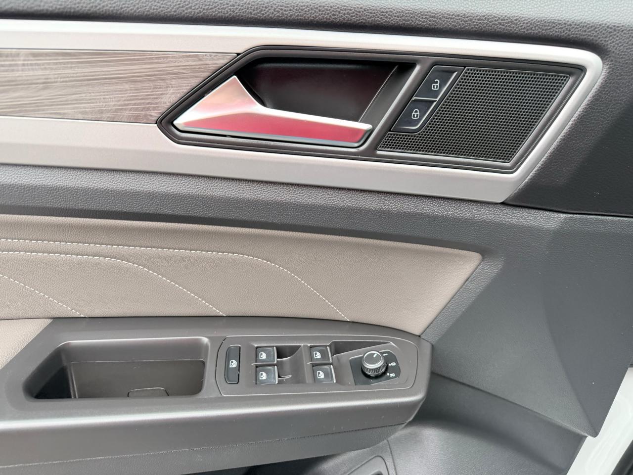 Volkswagen Atlas Cross Sport 2.0T SE w/Technology FWD 2023