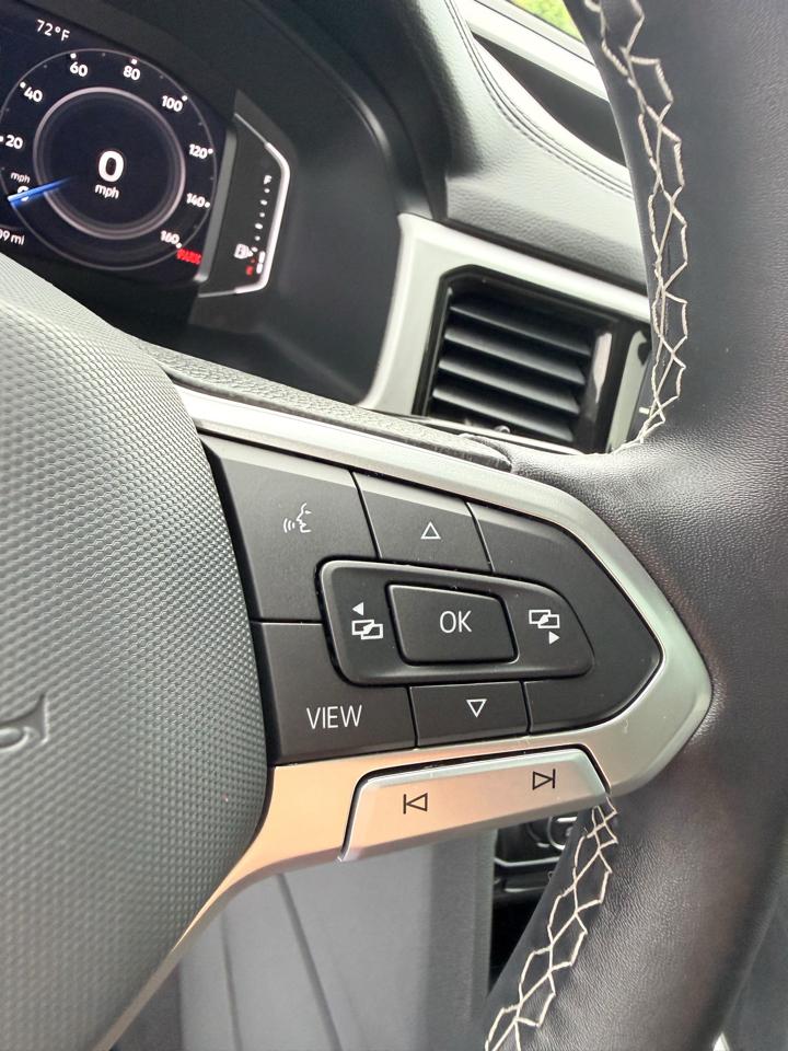 Volkswagen Atlas Cross Sport 2.0T SE w/Technology FWD 2023