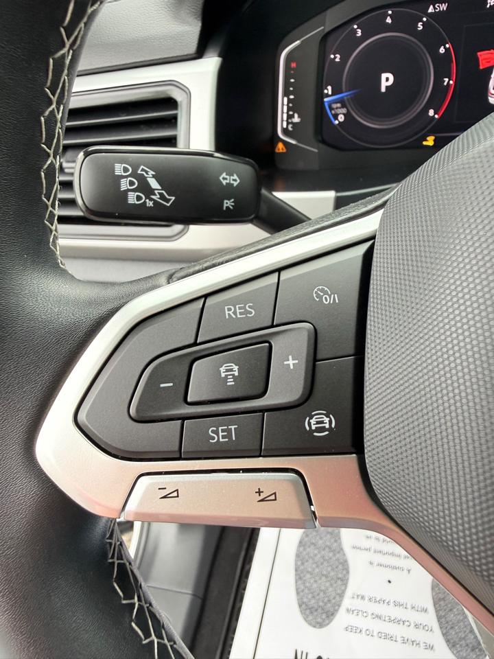 Volkswagen Atlas Cross Sport 2.0T SE w/Technology FWD 2023
