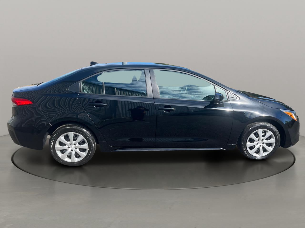 Toyota Corolla LE CVT (Natl) 2025