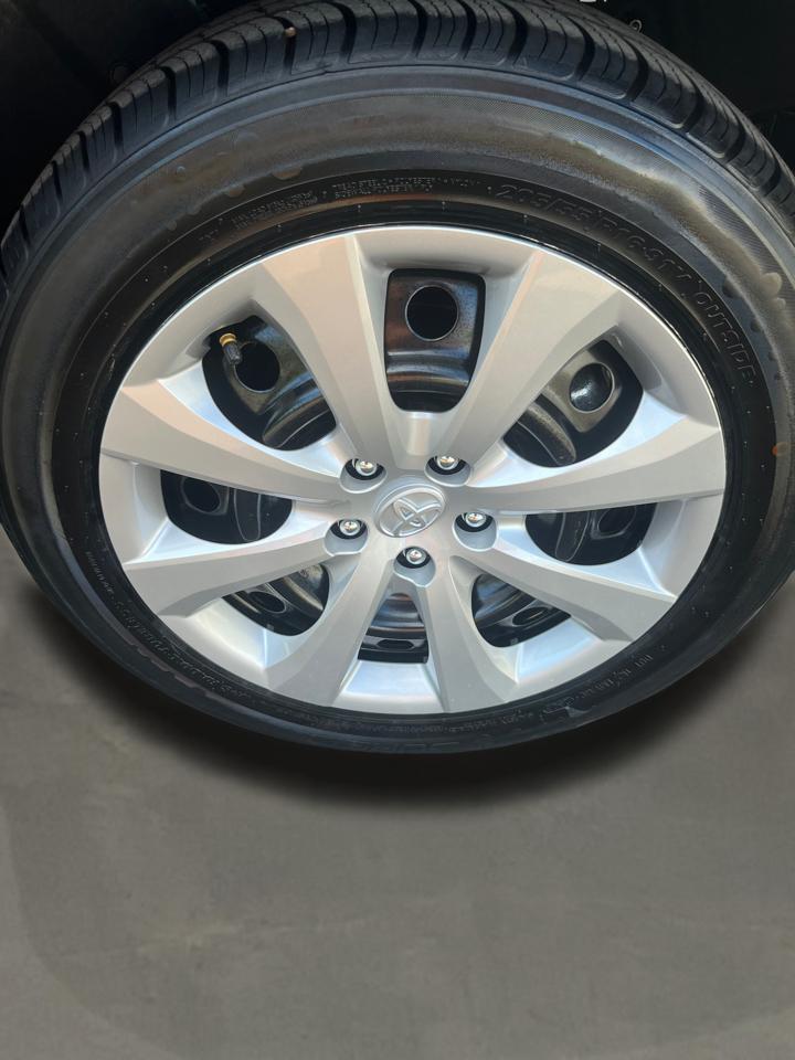 Toyota Corolla LE CVT (Natl) 2025