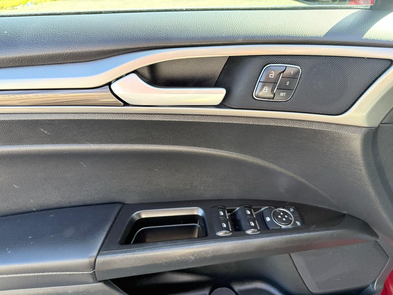 Ford Fusion SE FWD 2017