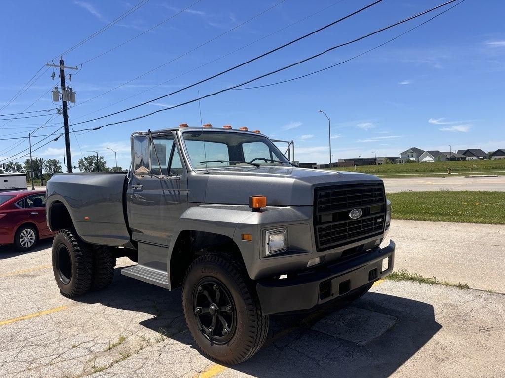 1988 Ford F700 